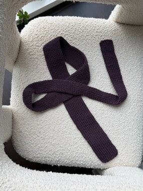 Knit tie in Deep Plum